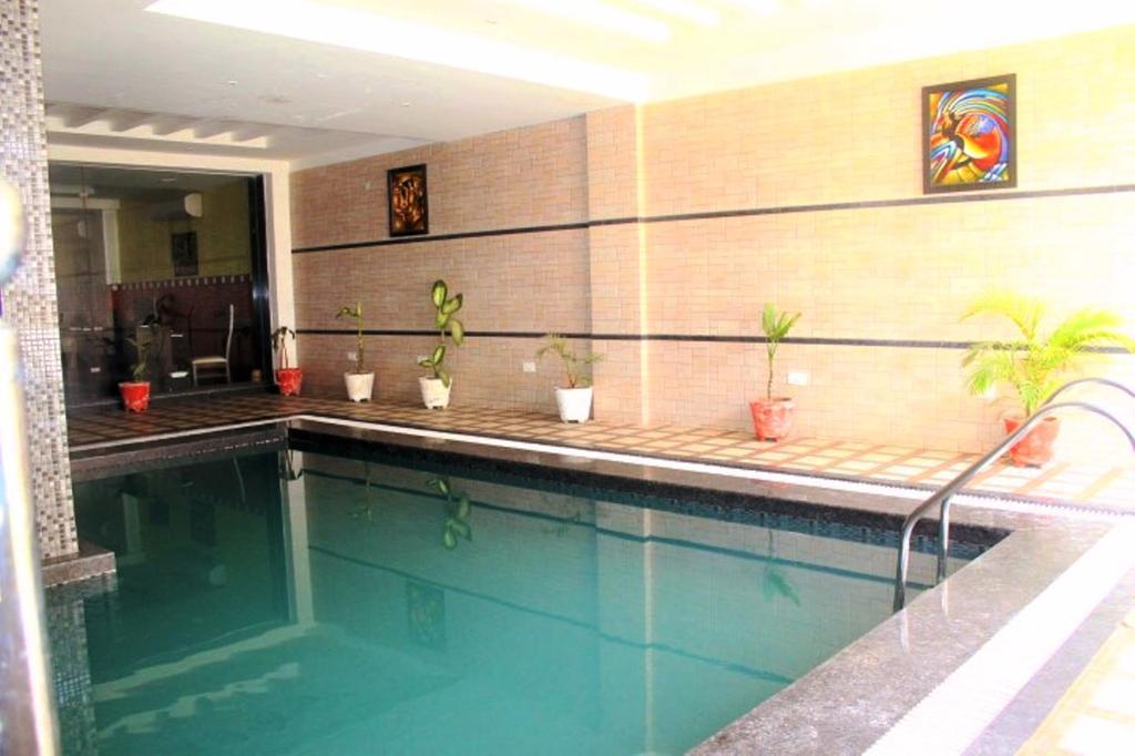 The Raj Hotel 3*