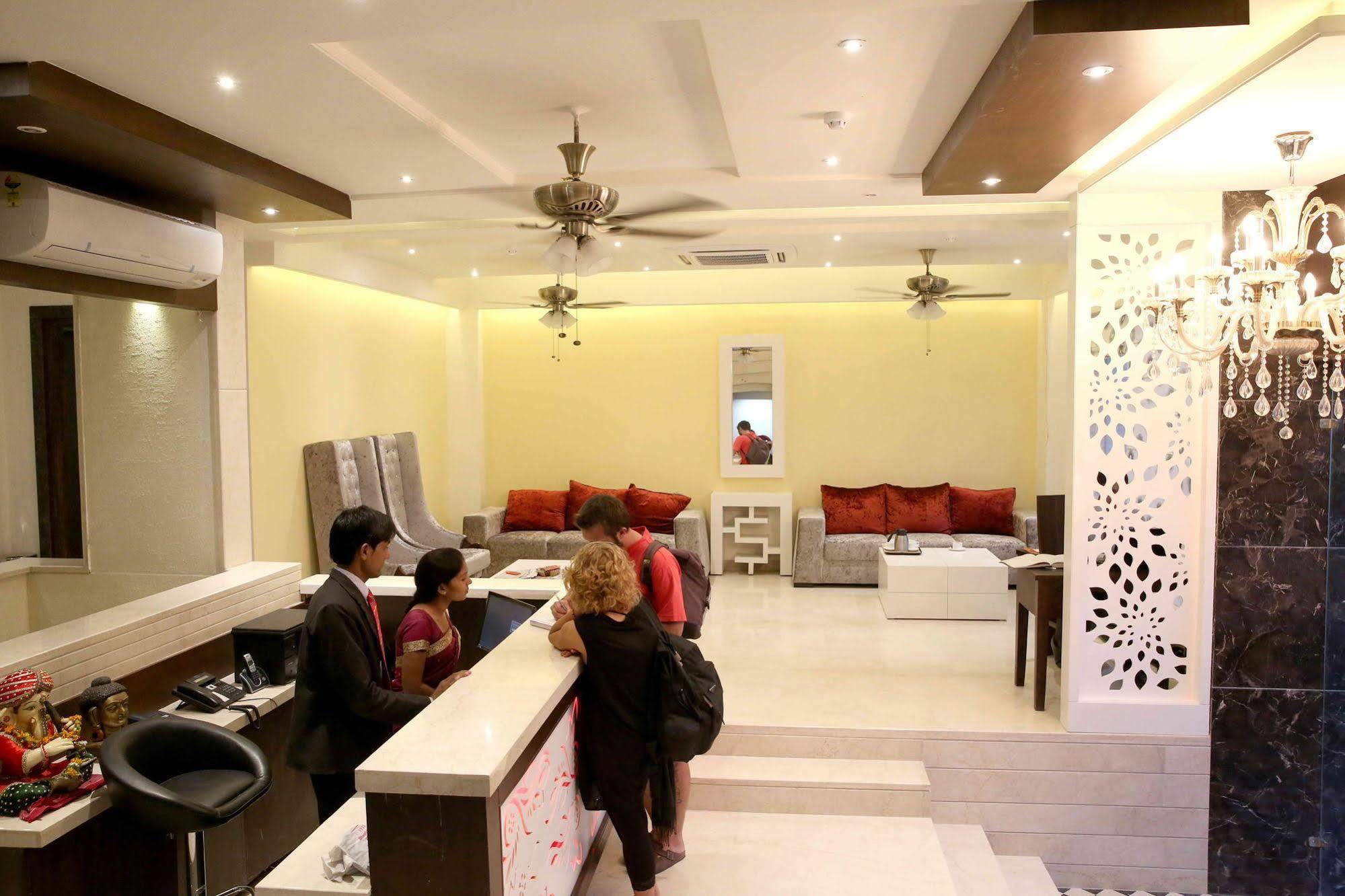 The Raj Hotel 3*