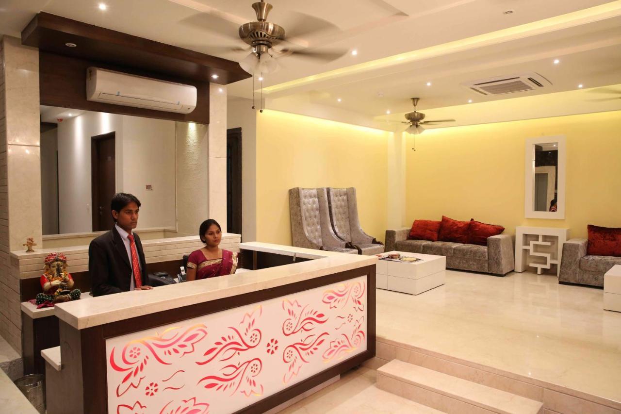 Hotel The Raj 3*